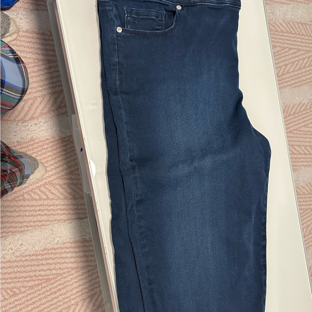Capri jeans pull on size 16